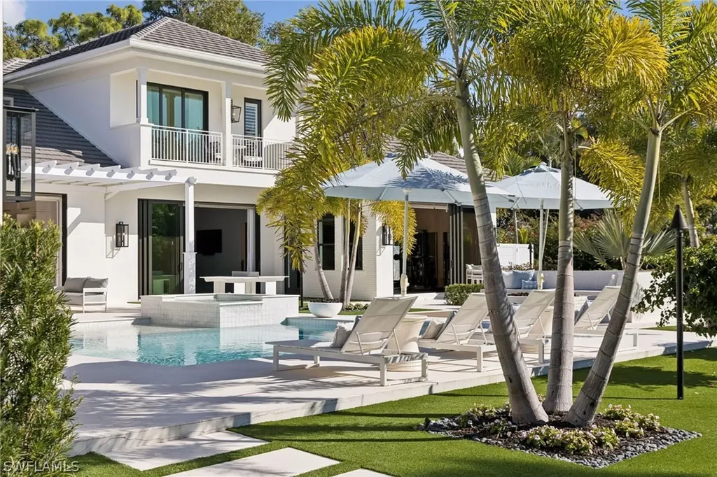 186 North Street Naples FL 34108