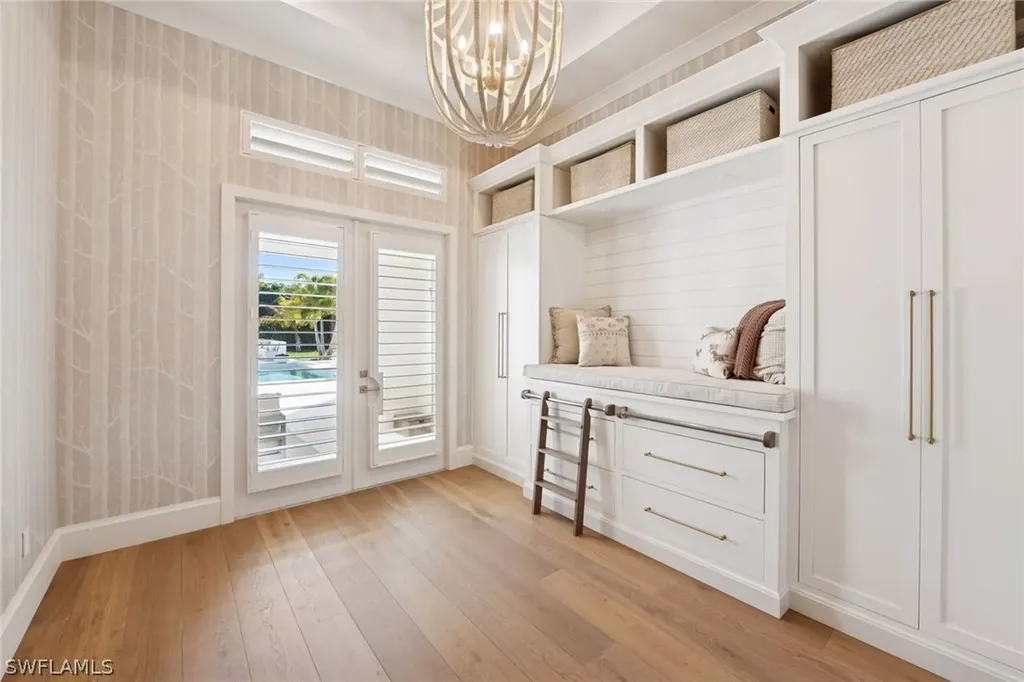 186 North Street Naples FL 34108