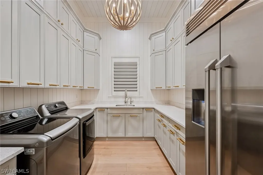 186 North Street Naples FL 34108