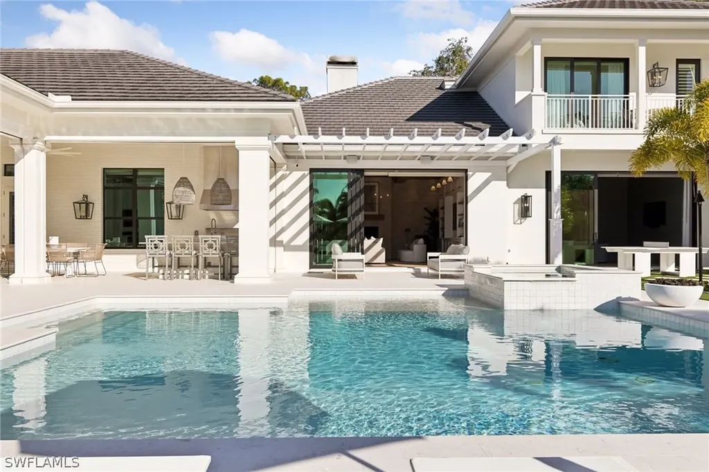 186 North Street Naples FL 34108