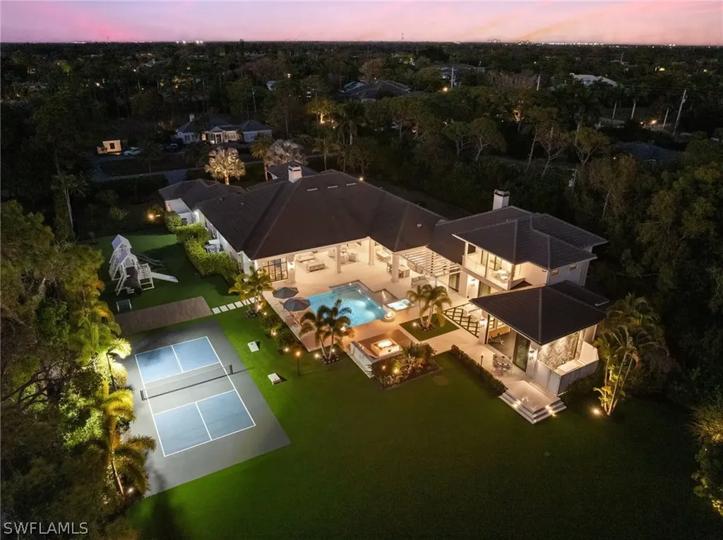 186 North Street Naples FL 34108