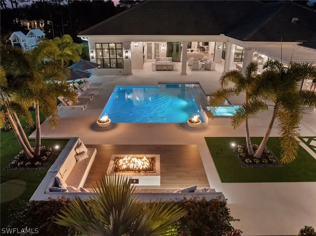 186 North Street Naples FL 34108