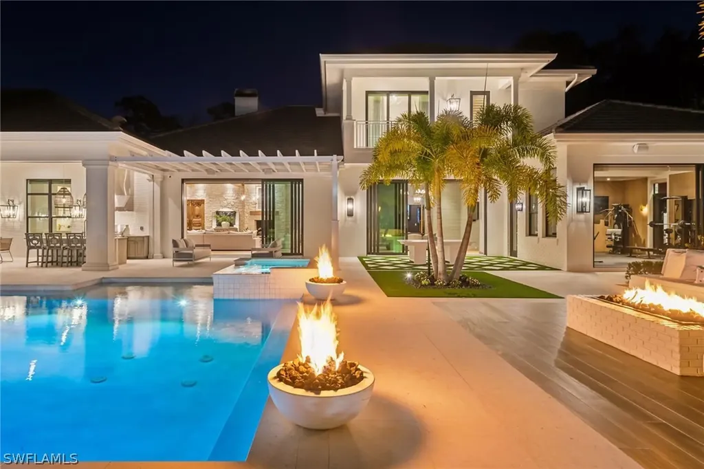 186 North Street Naples FL 34108