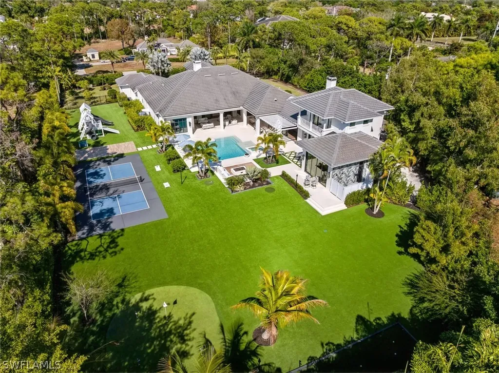 186 North Street Naples FL 34108