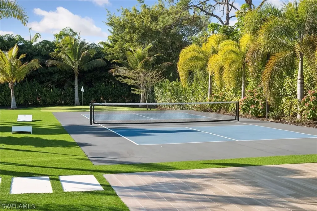 186 North Street Naples FL 34108