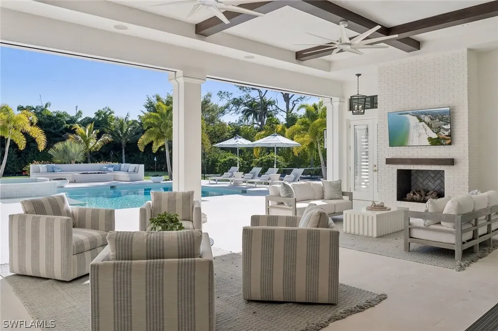 186 North Street Naples FL 34108
