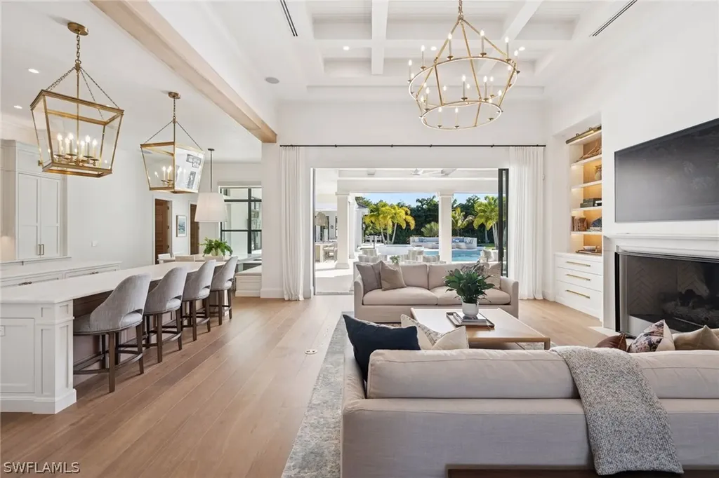 186 North Street Naples FL 34108
