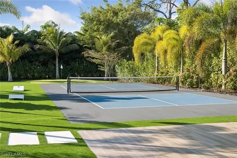 186 North Street Naples FL 34108
