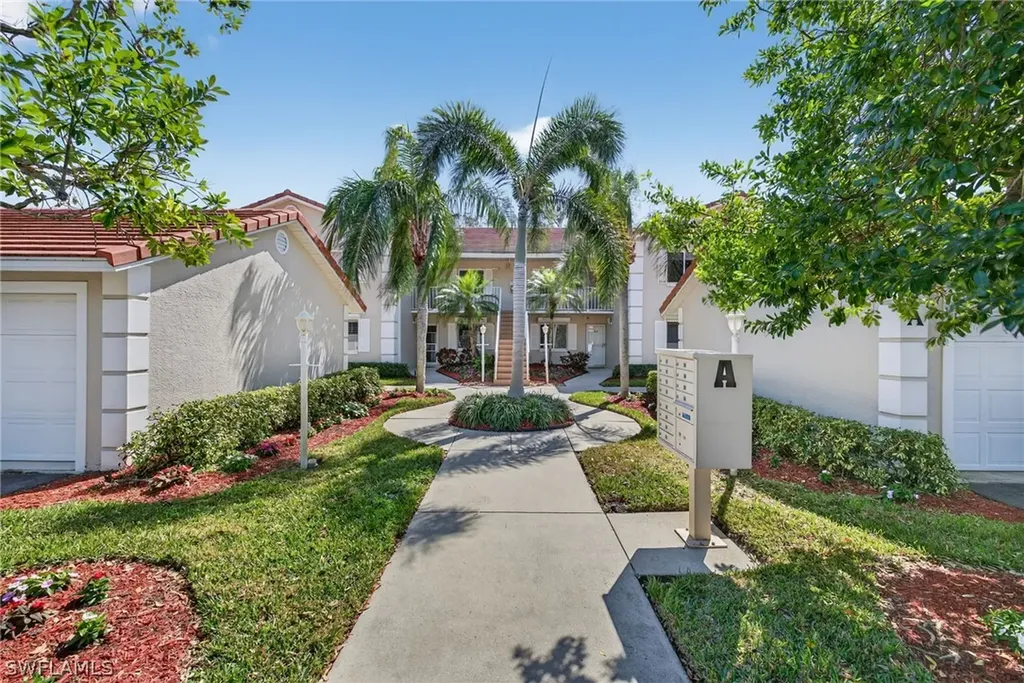 6700 Dennis Circle Naples FL 34104