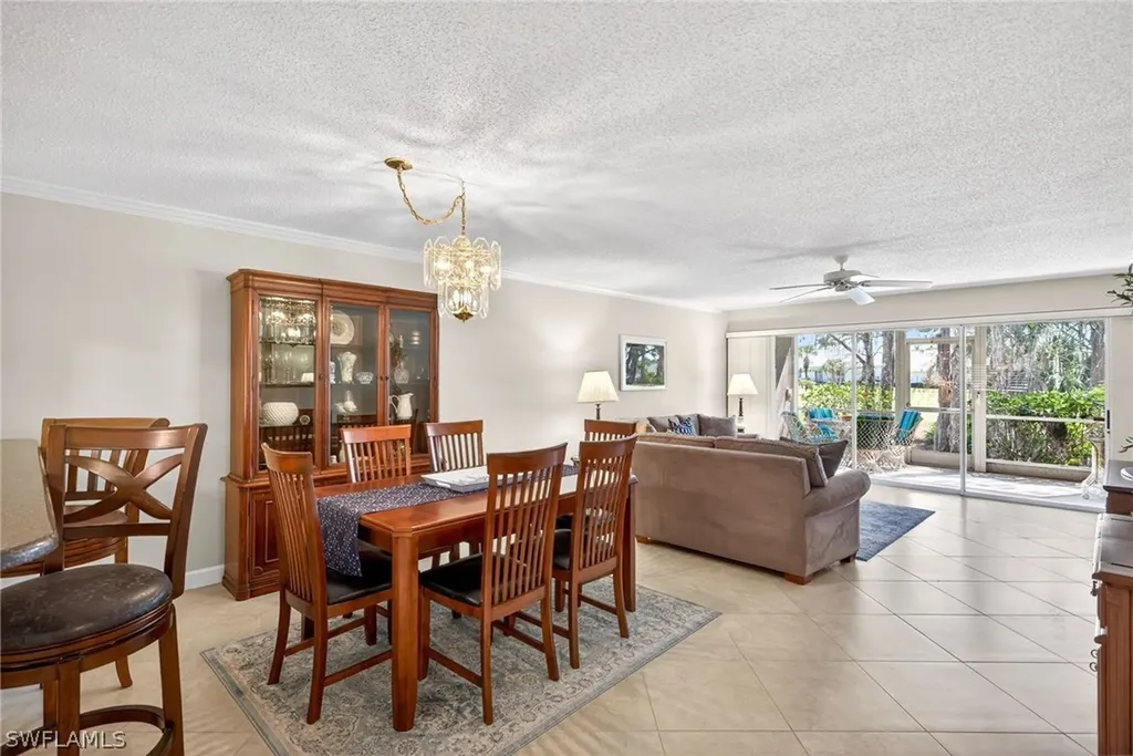 6700 Dennis Circle Naples FL 34104