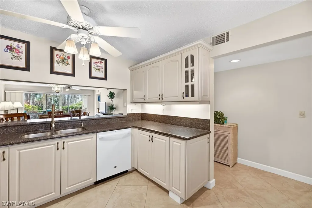 6700 Dennis Circle Naples FL 34104