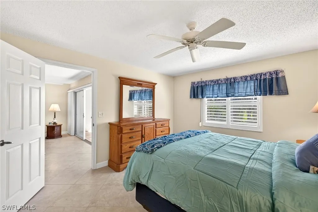 6700 Dennis Circle Naples FL 34104