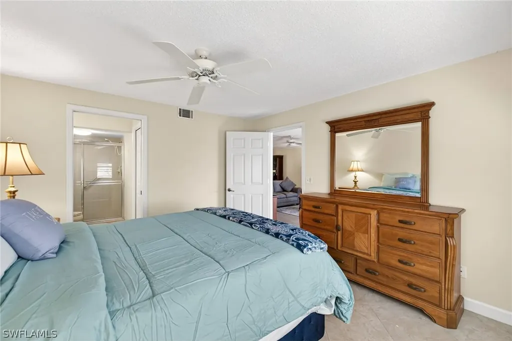 6700 Dennis Circle Naples FL 34104
