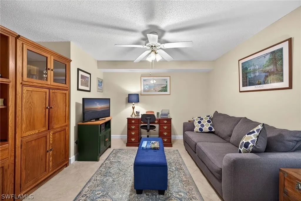 6700 Dennis Circle Naples FL 34104