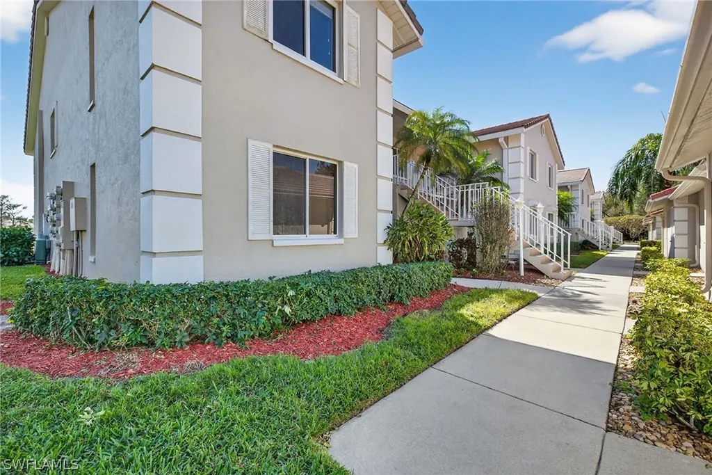 6700 Dennis Circle Naples FL 34104