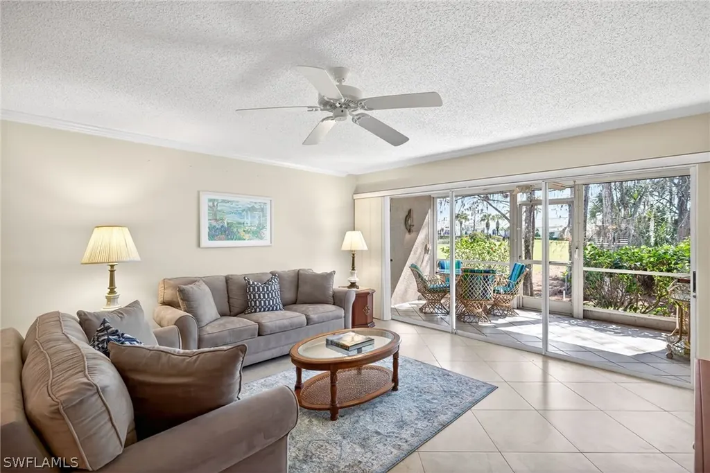 6700 Dennis Circle Naples FL 34104