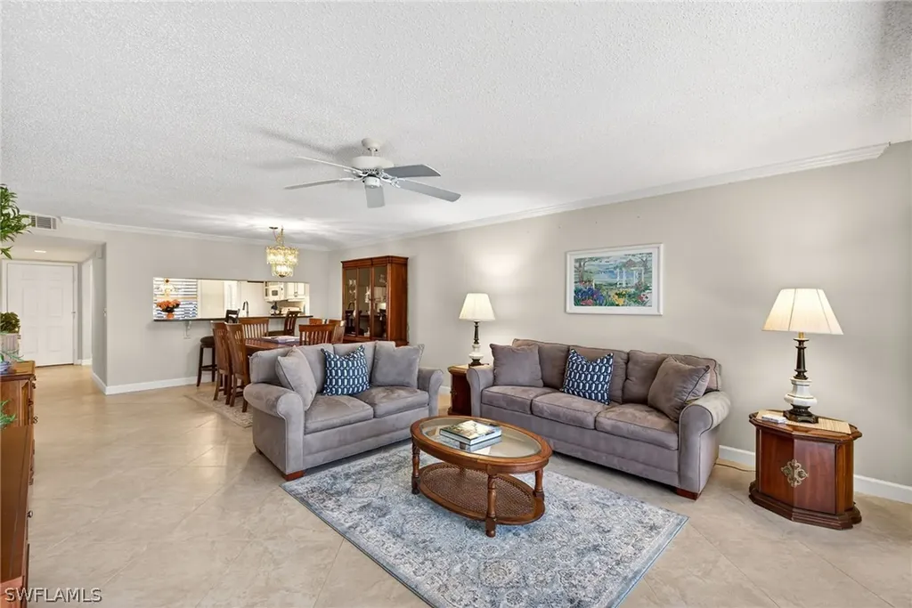 6700 Dennis Circle Naples FL 34104