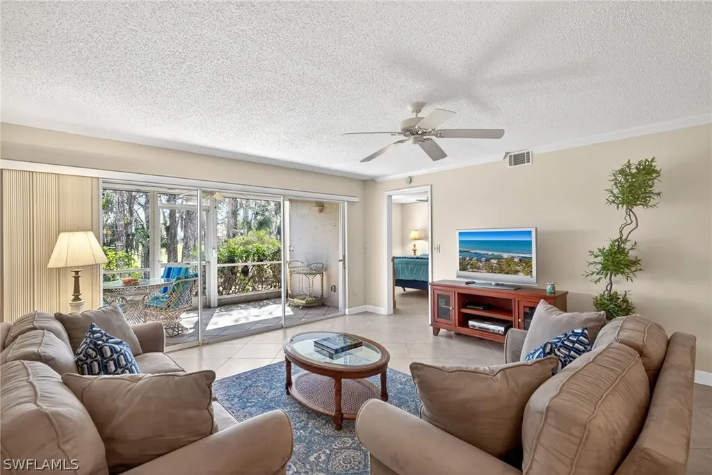 6700 Dennis Circle Naples FL 34104