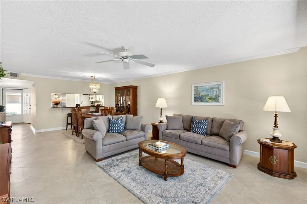 6700 Dennis Circle Naples FL 34104