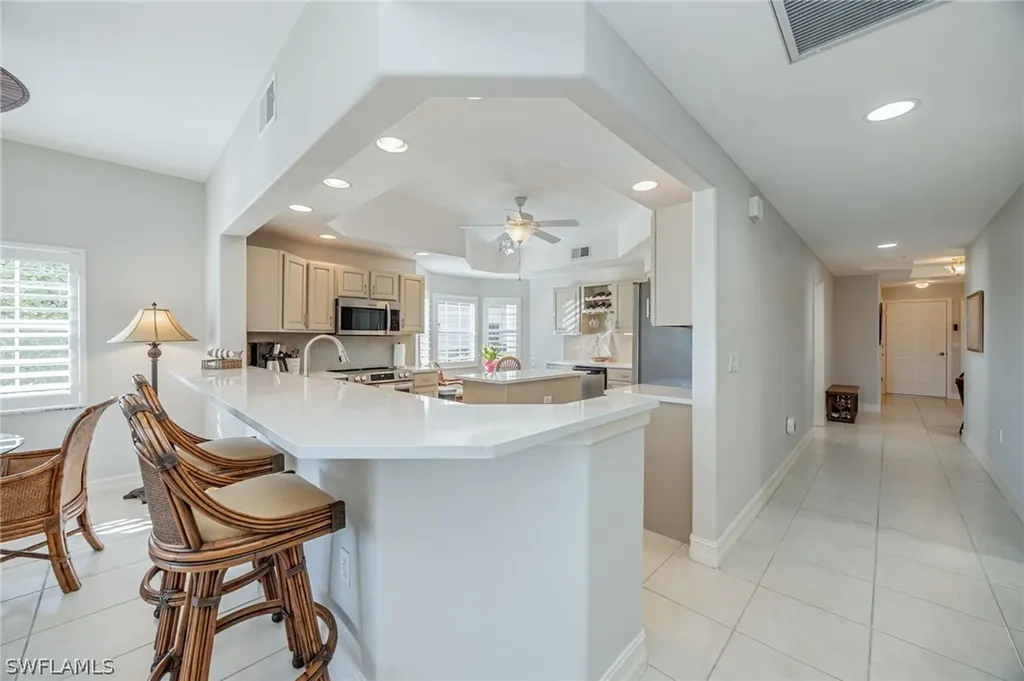 8169 Saratoga Drive Naples FL 34113