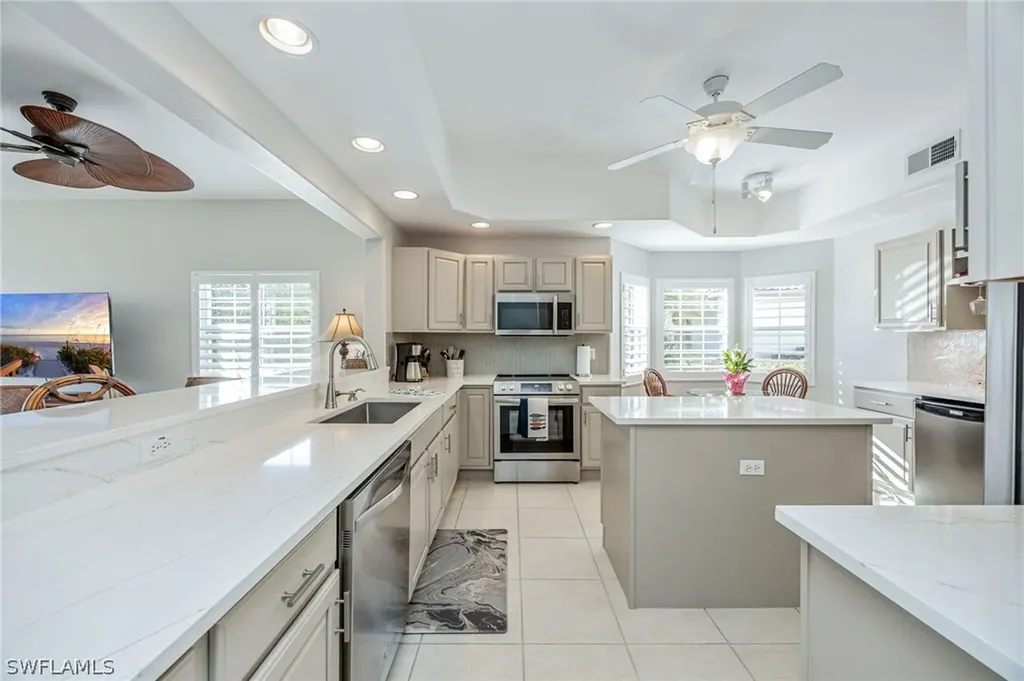 8169 Saratoga Drive Naples FL 34113