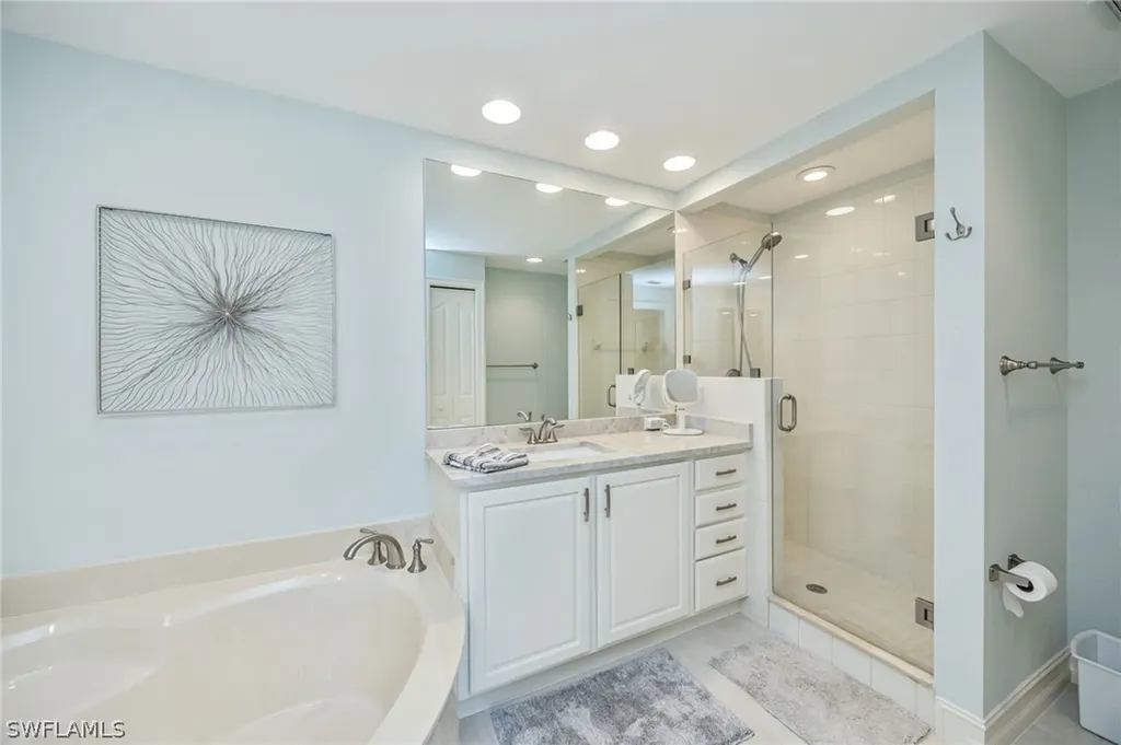 8169 Saratoga Drive Naples FL 34113