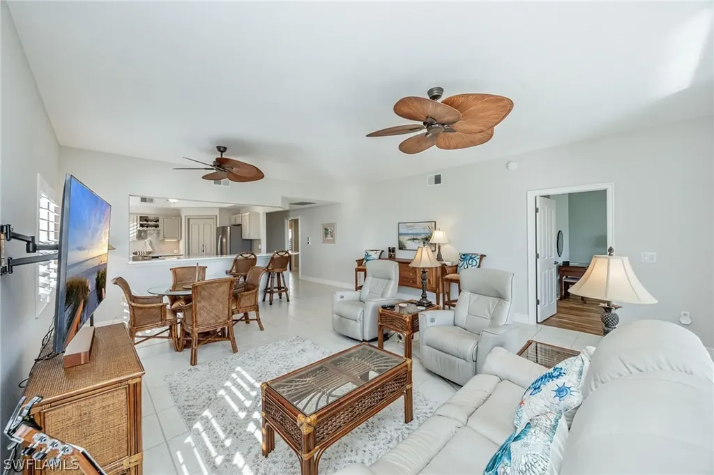 8169 Saratoga Drive Naples FL 34113