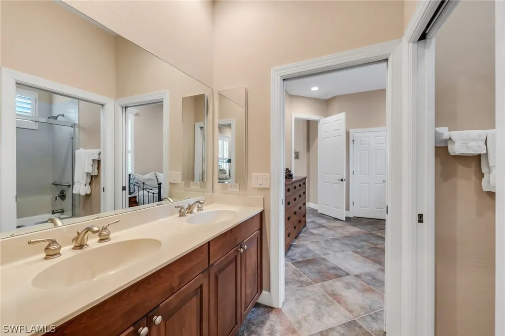 11906 Heather Woods Court Naples FL 34120
