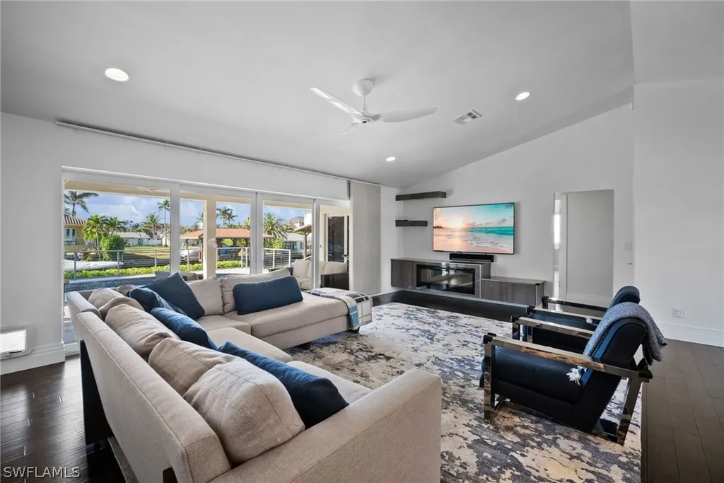 266 Egret Avenue Naples FL 34108