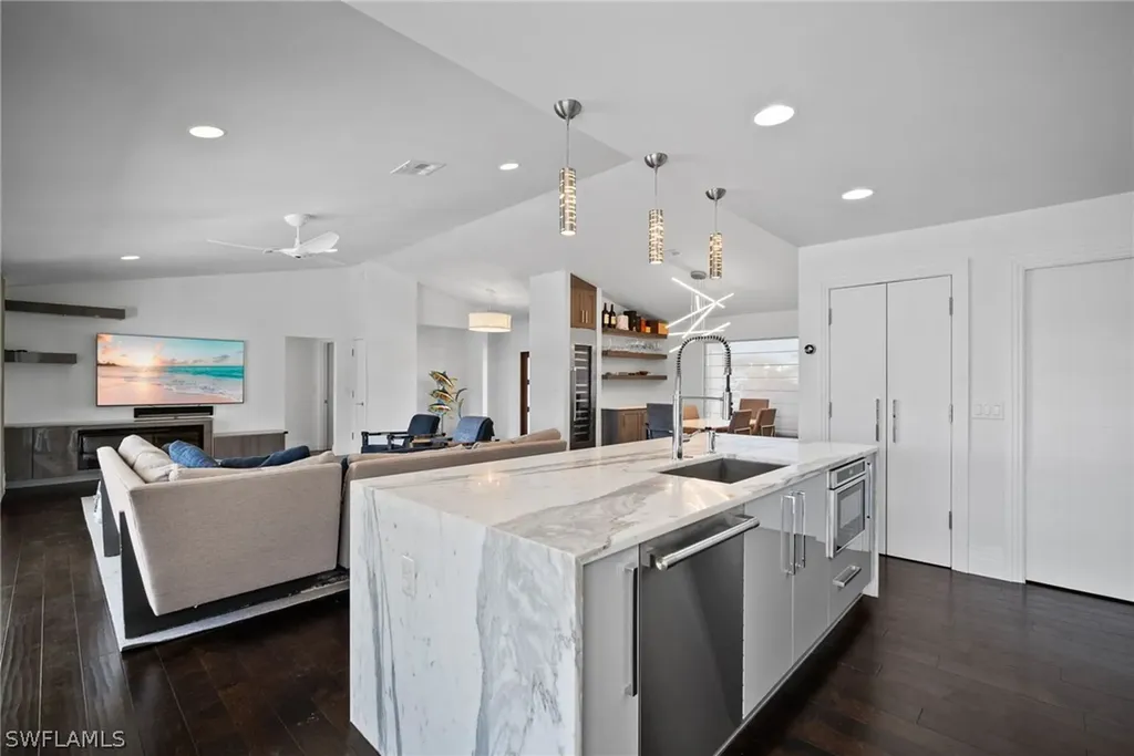 266 Egret Avenue Naples FL 34108