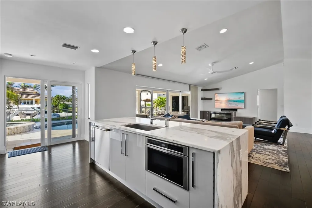 266 Egret Avenue Naples FL 34108