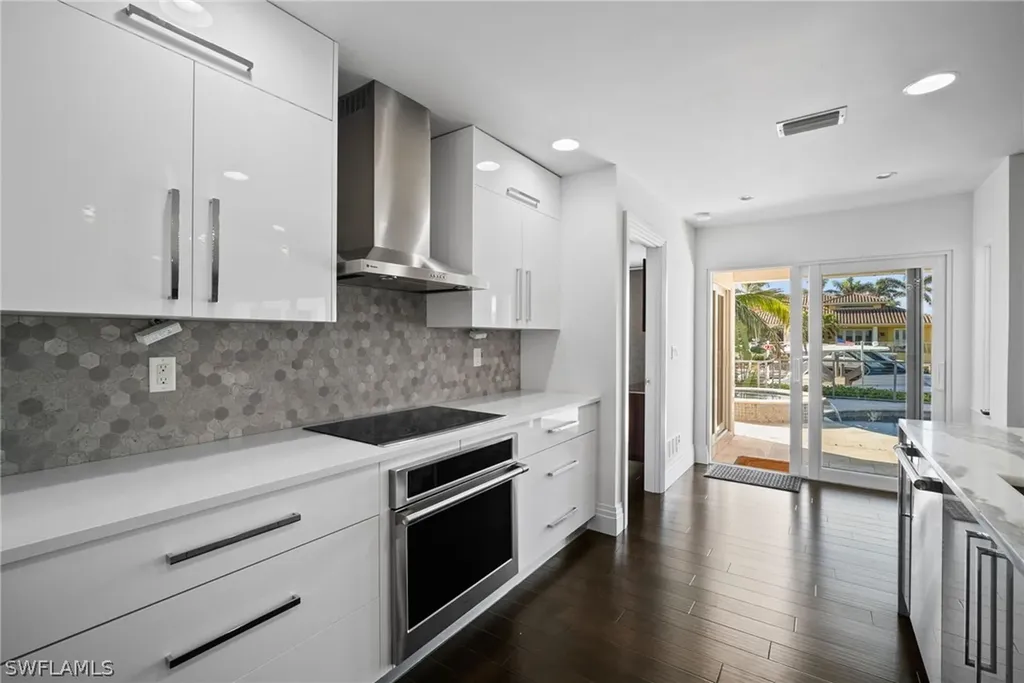266 Egret Avenue Naples FL 34108