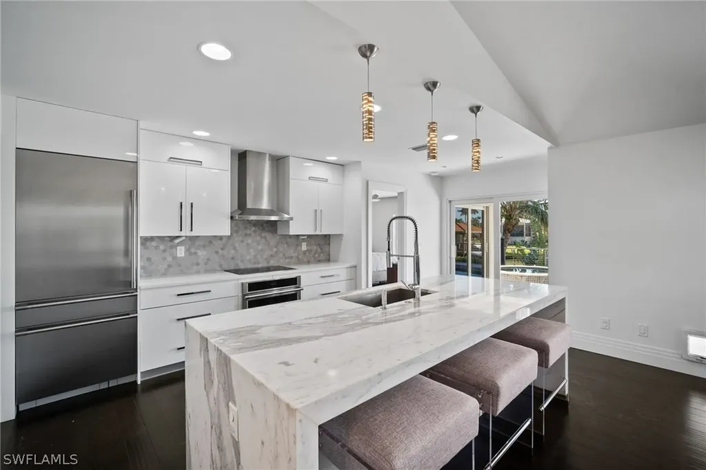 266 Egret Avenue Naples FL 34108