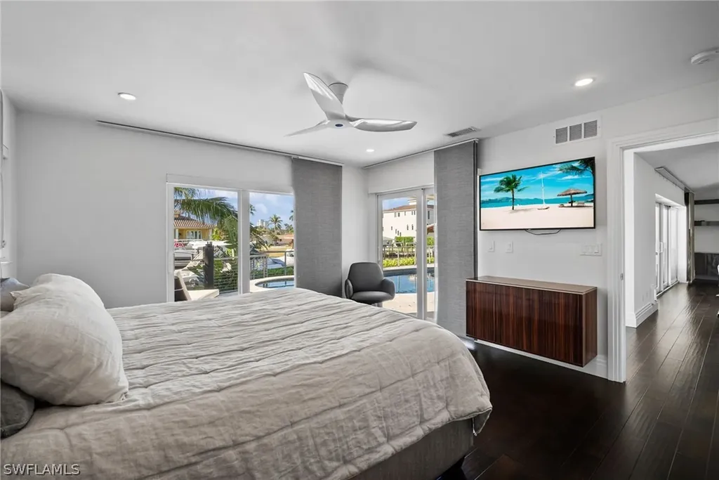 266 Egret Avenue Naples FL 34108