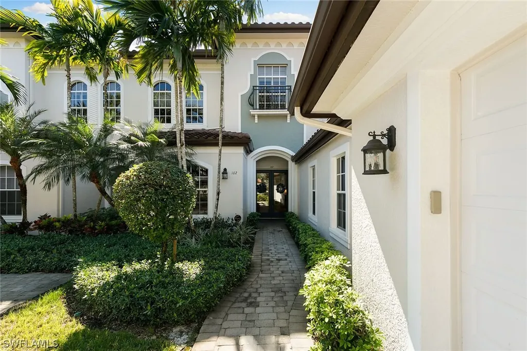 28540 Calabria Court Naples FL 34110
