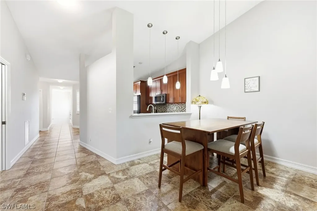 705 Luisa Lane Naples FL 34104