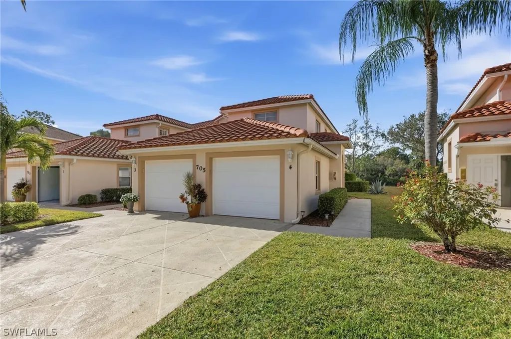 705 Luisa Lane Naples FL 34104