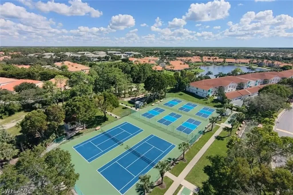 705 Luisa Lane Naples FL 34104