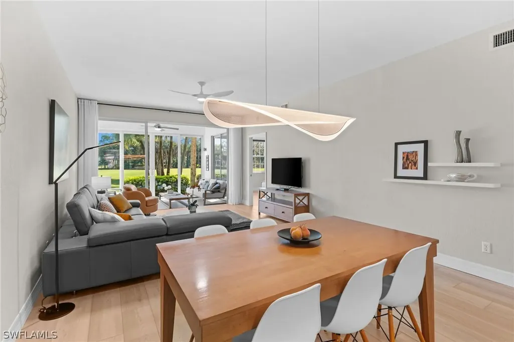 1960 Willow Bend Circle Naples FL 34109