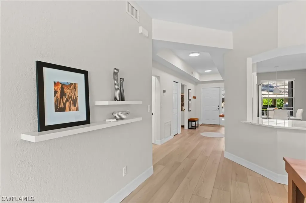 1960 Willow Bend Circle Naples FL 34109