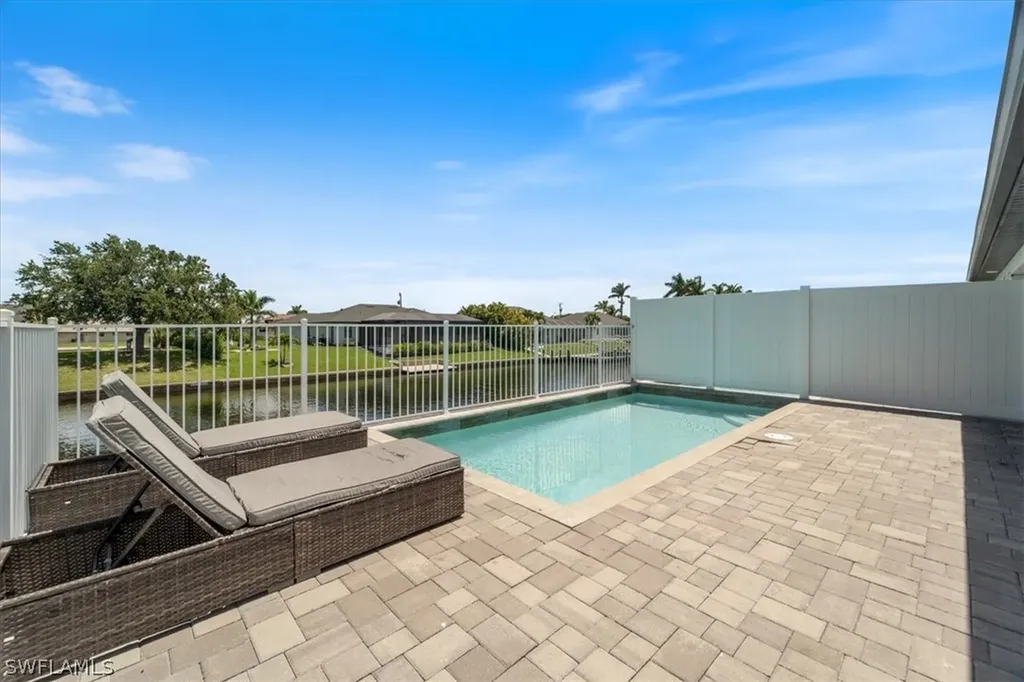 333-335 SW 47th Terrace Cape Coral FL 33914