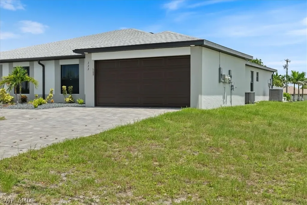 333-335 SW 47th Terrace Cape Coral FL 33914