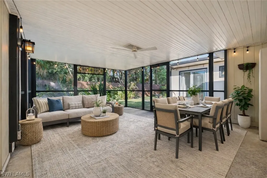 715 10th Street N Naples FL 34102