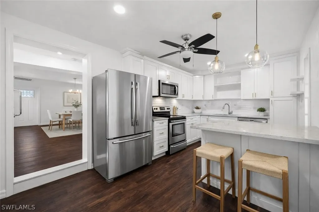 715 10th Street N Naples FL 34102