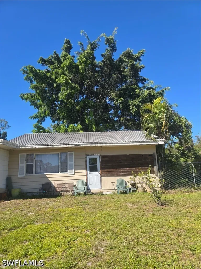 3023 Andrews Avenue Naples FL 34112