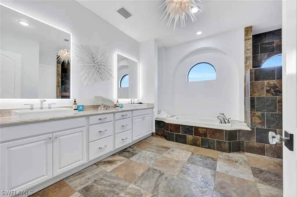 494 Seagull Avenue Naples FL 34108