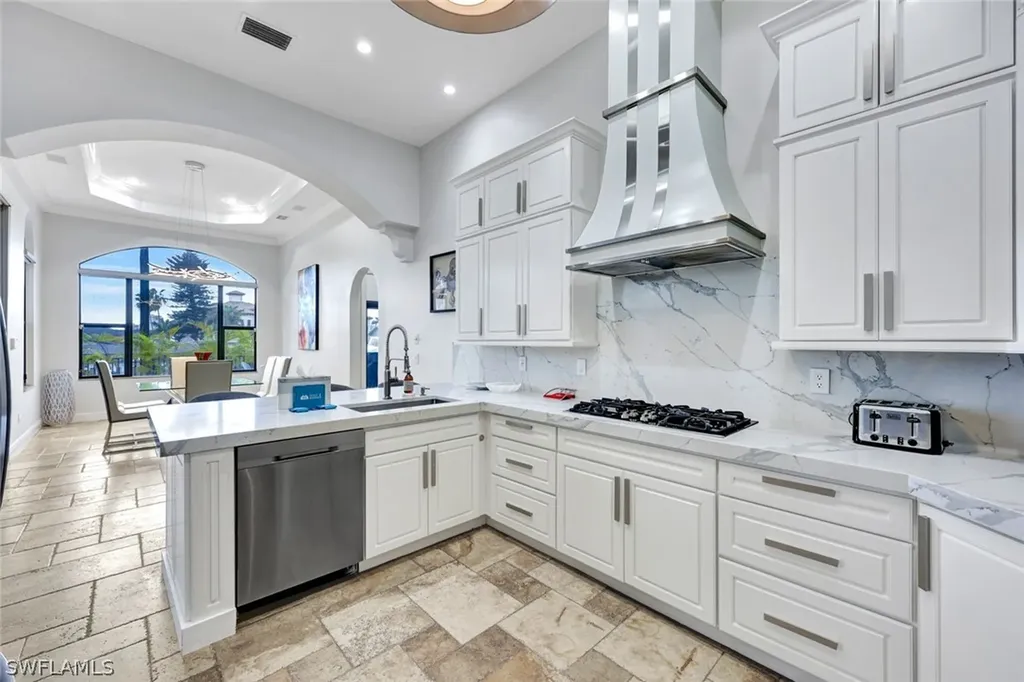 494 Seagull Avenue Naples FL 34108