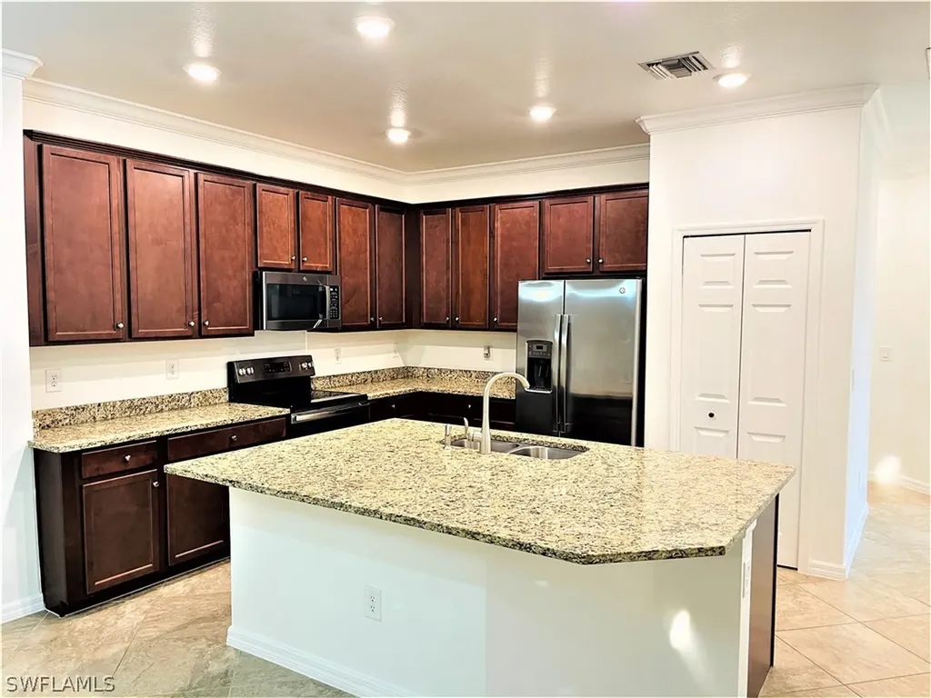 9169 Glenforest Drive Naples FL 34120