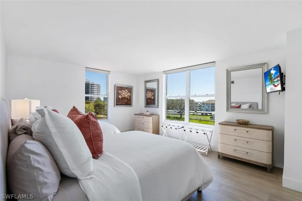 10701 Gulf Shore Drive Naples FL 34108