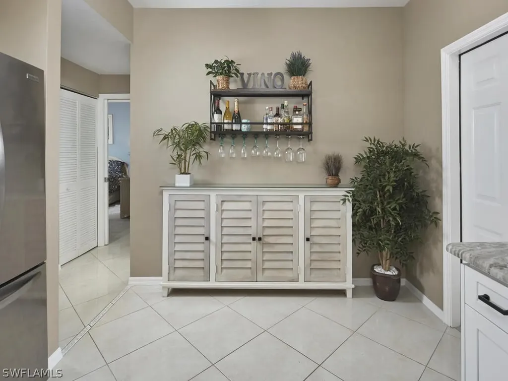 570 Windsor Square Naples FL 34104